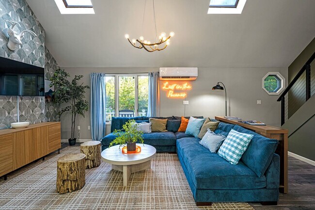 Building Photo - 789 Clearview Dr