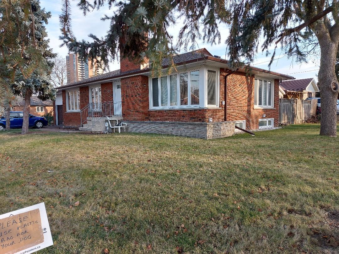 Photo principale - 27 Kingsview Blvd