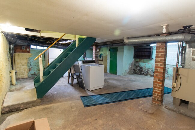 Basement - 621 Columbia St
