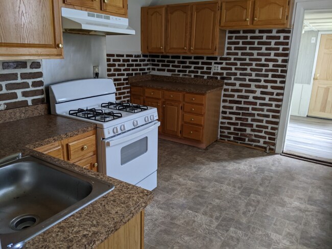 Building Photo - 3907 Burgoon Rd