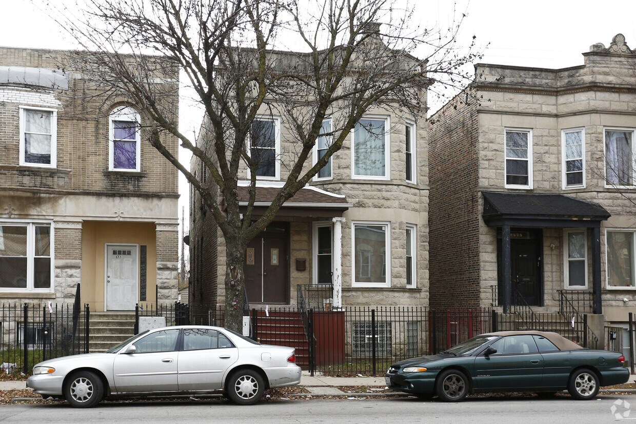 Building Photo - 3713 W Cermak Rd