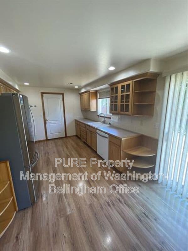 Building Photo - 2315 E Fir St