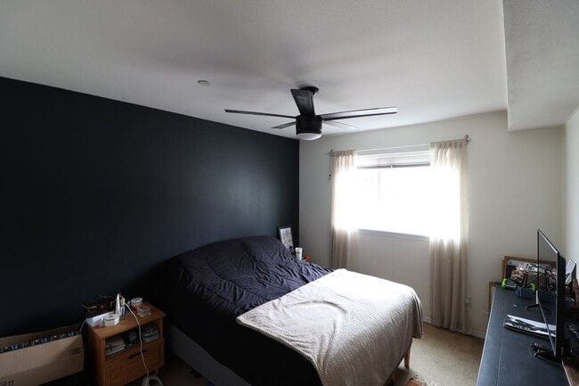 Building Photo - 2 Bed 2 Bath - Condo - W/S/G Included - Pe...