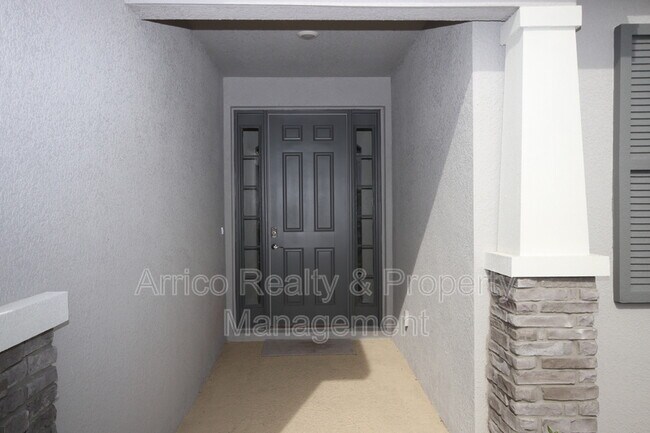 Foto del edificio - 38311 Springhead Ln