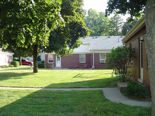 Building Photo - Lakeside Apartments/Condominums