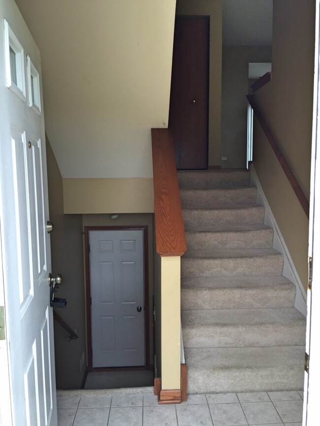 Foto del edificio - 1746 Fieldstone Dr N