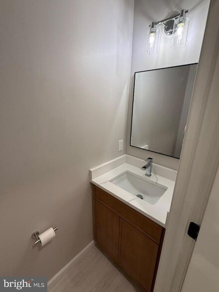 Foto del edificio - 1716 Lake Shore Crest Dr