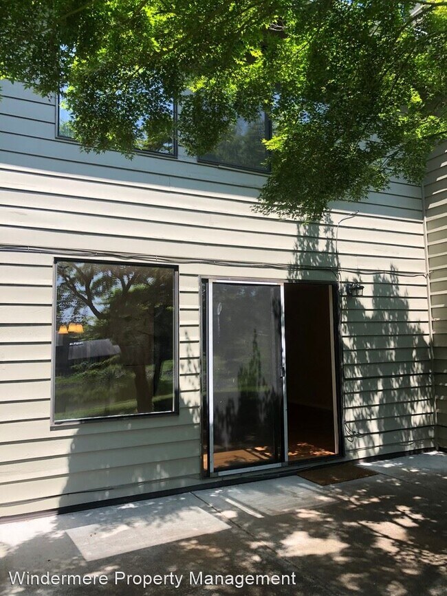 Building Photo - 2 br, 1.5 bath House - 1039 Ihland Place NE