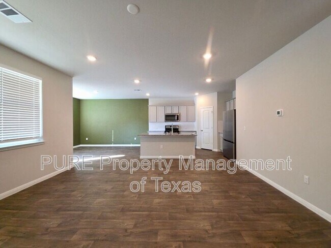 Building Photo - 102 Oxbow Ter.