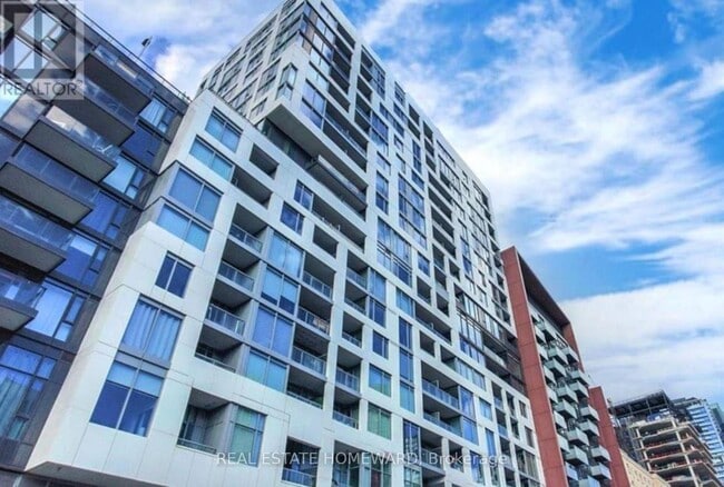 Photo du bâtiment - 576 Front St W