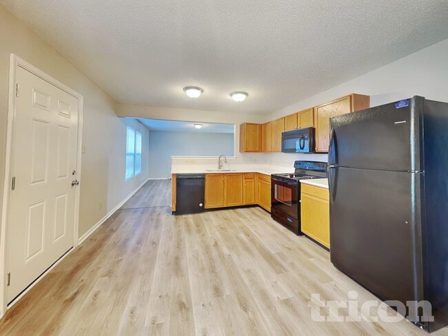 Building Photo - 2168 Olympia Dr