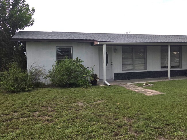 Foto del edificio - 1213 SW 48th Ter