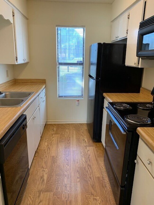 Avalon Townhomes House Rental in Valdosta, GA