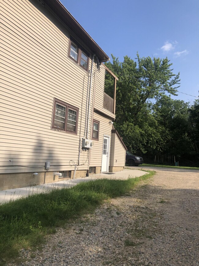 Building Photo - 236 E Bacon St
