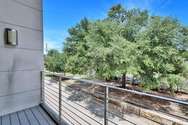 Foto del edificio - 604 N Bluff Dr