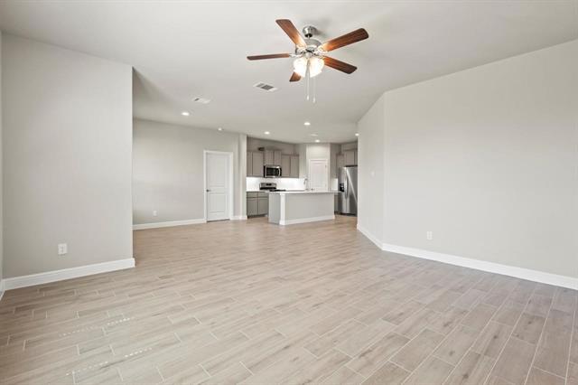 Foto del edificio - 225 Roundstone Rd