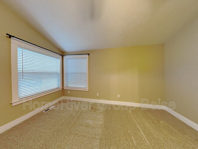 Building Photo - 834 S Capitola Way