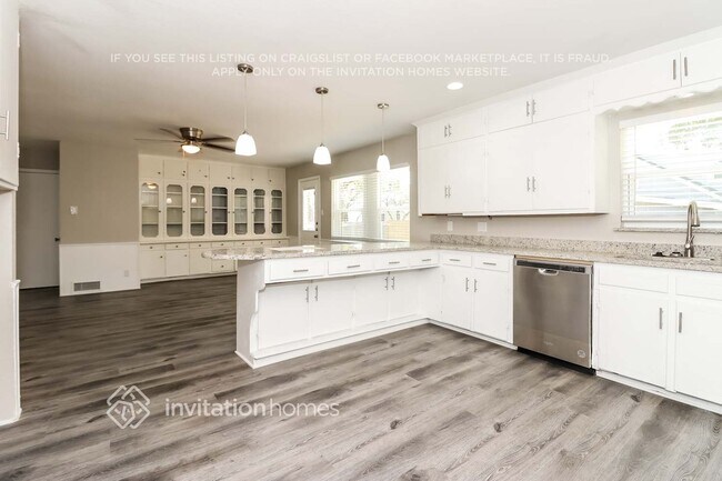 Foto del edificio - 310 E Huitt Ln