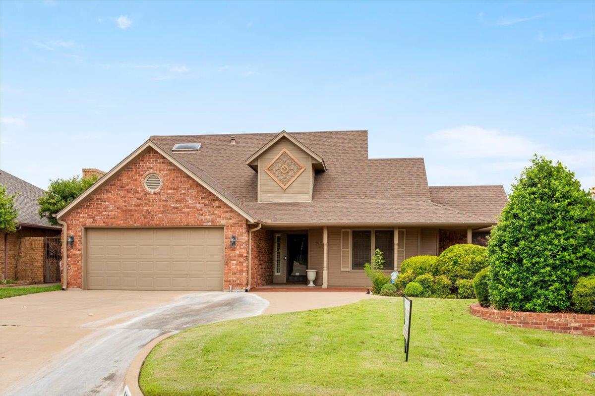 Primary Photo - 603 NW Waterford Dr