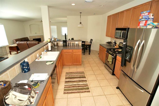 Building Photo - 16623 Aberdeen Green Dr
