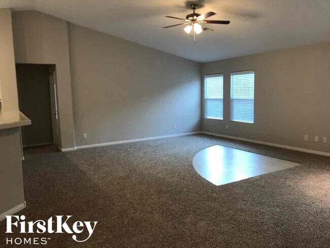 Foto del edificio - 1049 Silver Star St