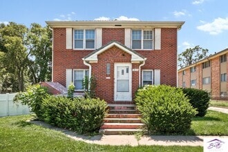 Building Photo - 3825 Cuming St