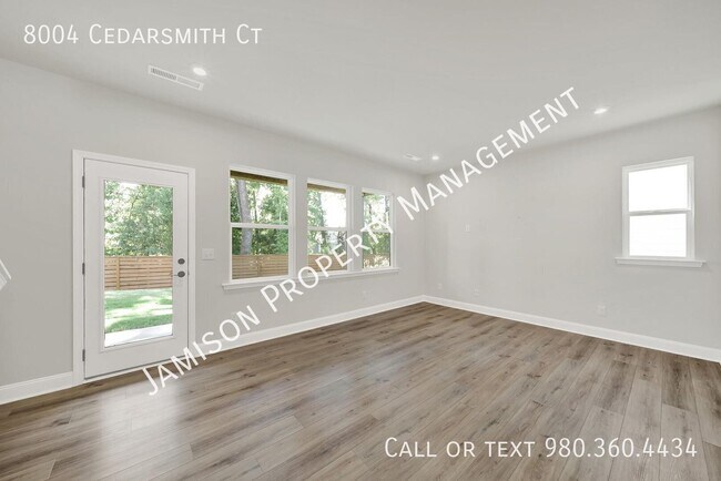 Building Photo - 8004 Cedarsmith Ct