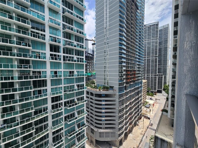Foto del edificio - 31 SE 6th St