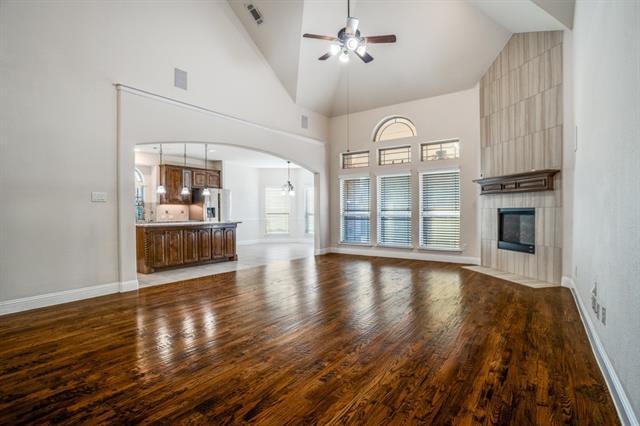 Building Photo - 13085 Llano Ave