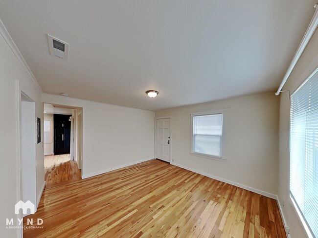 Building Photo - 2118 Roosevelt Ave