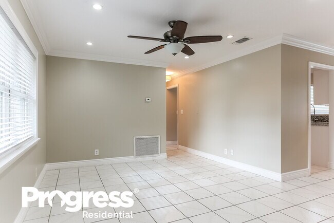 Building Photo - 9842 Spanish Isles Dr