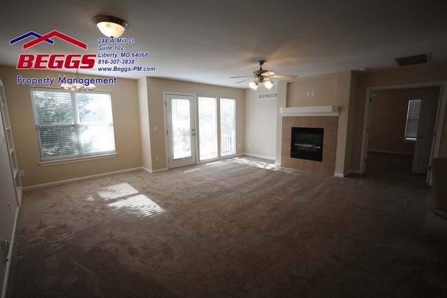 Building Photo - 382 N Clayview Dr