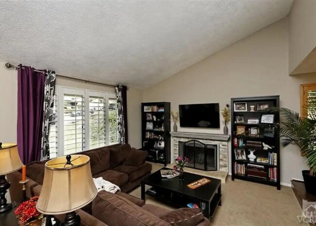Foto del edificio - 843 Holbrook Ave