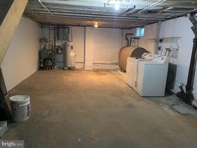 Building Photo - 330 Olive Ave