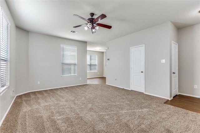 Foto del edificio - 8453 Shallow Creek Dr
