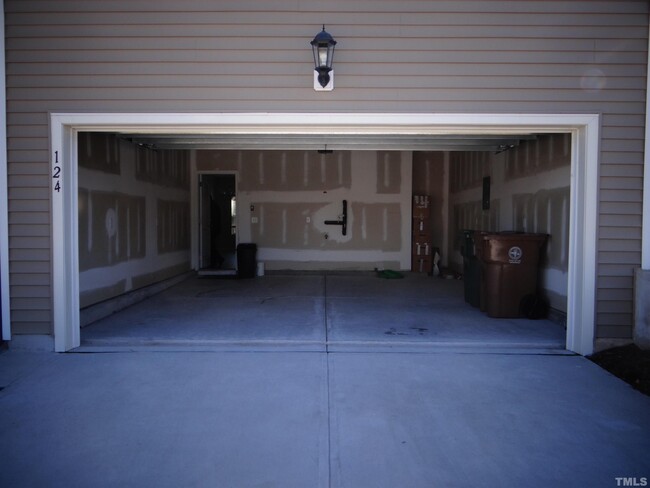 Building Photo - 124 Ashlar Ct