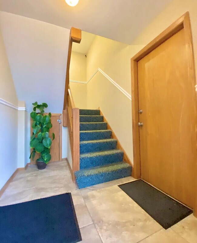 Foto del edificio - 8629 W Summerdale Ave
