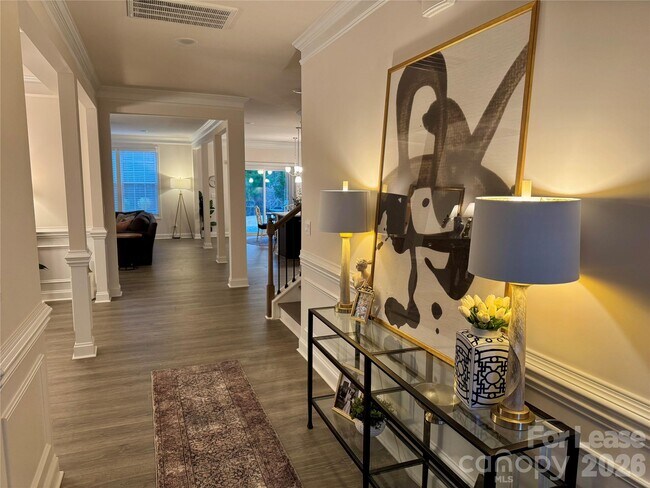 Building Photo - 1058 Thoroughbred Dr.