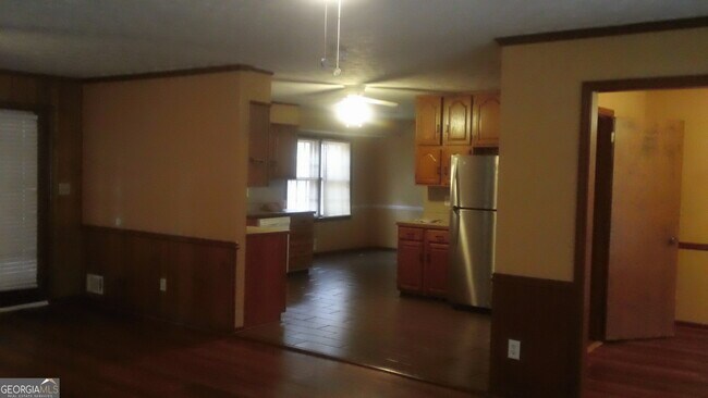 Foto del edificio - 6451 Edenfield Dr