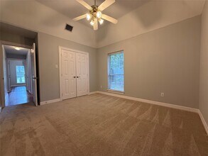 Building Photo - 1800 Carriage Run W