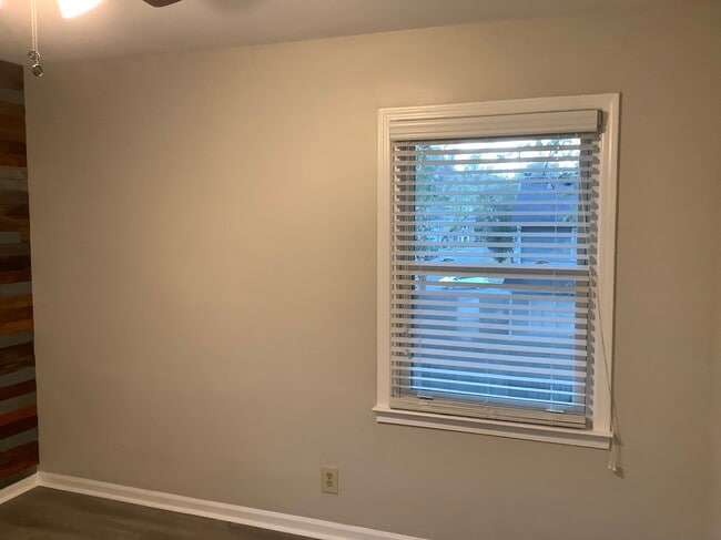 Building Photo - 122 Windermere Cir