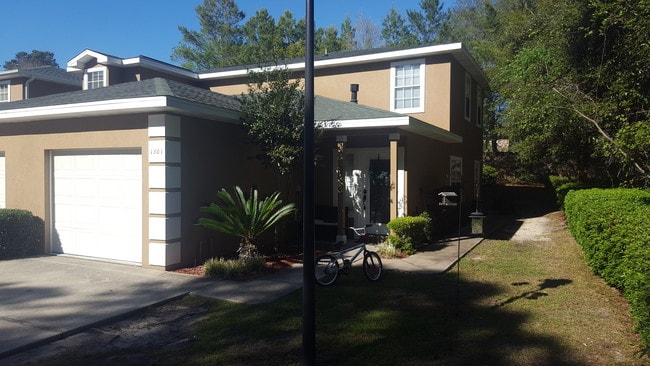 Building Photo - 1301 Treasure Cove