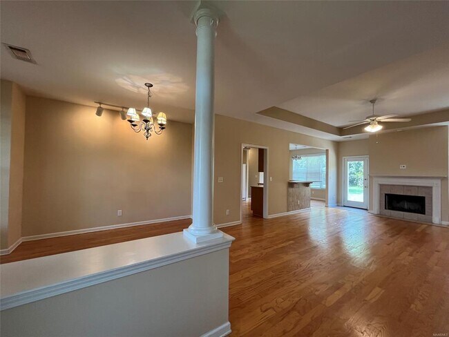 Foto del edificio - 8309 Grayson Grove