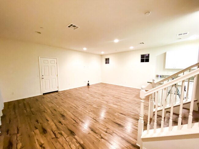 Foto del edificio - 5930 Ginger Dr