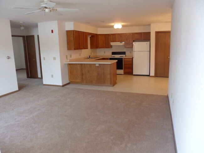 Building Photo - 325 Prairie Ave