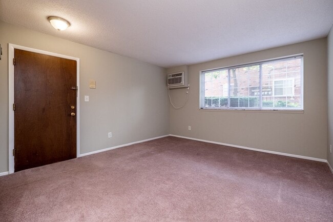 Interior Photo - Hartford Place