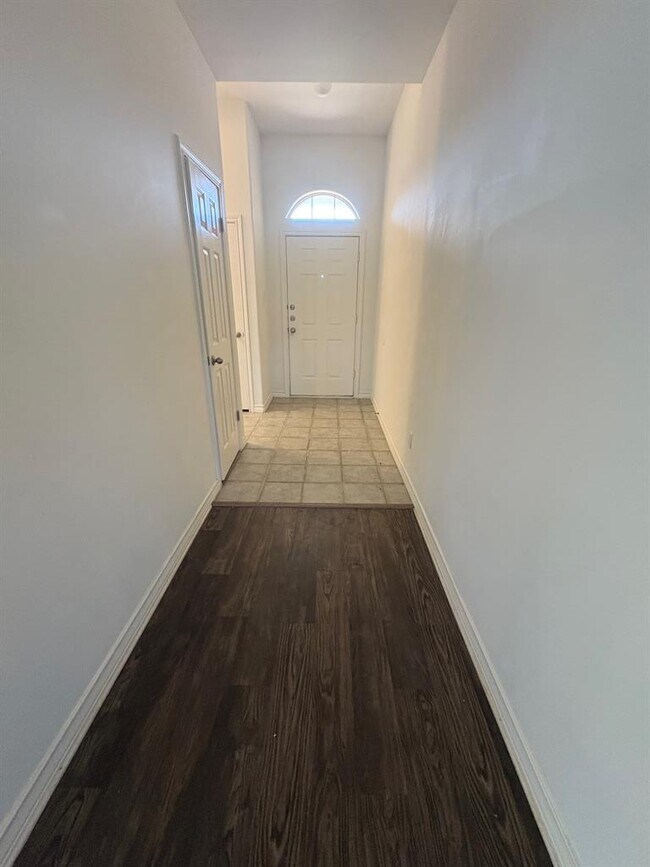 Foto del edificio - 21622 Boggy Ford Rd