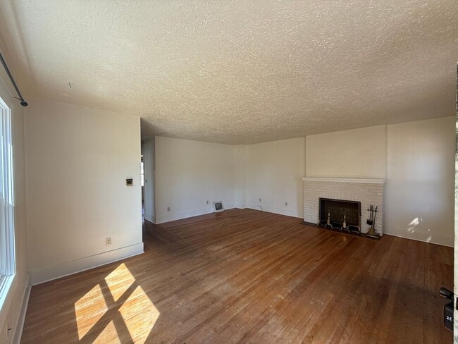 Building Photo - 2404 Ave A