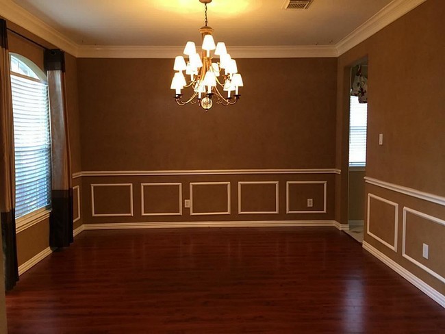 Building Photo - 14111 White Oak Gardens Dr