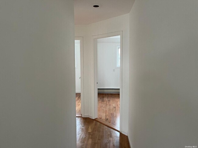 Building Photo - 119-59 Merrill St